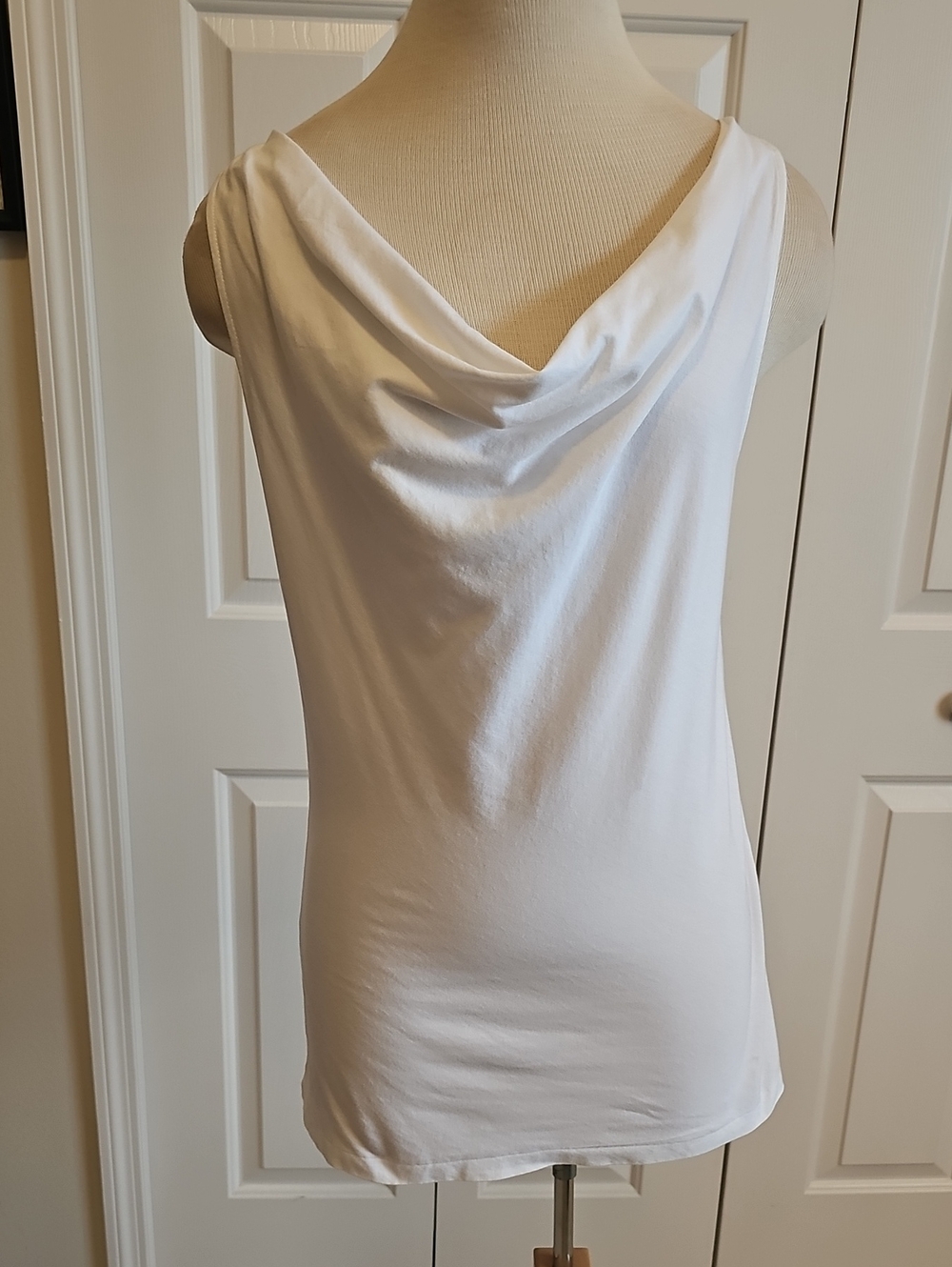 Ralph Lauren White Cowl Neck Sleeveless Women's Top. Size Meduim